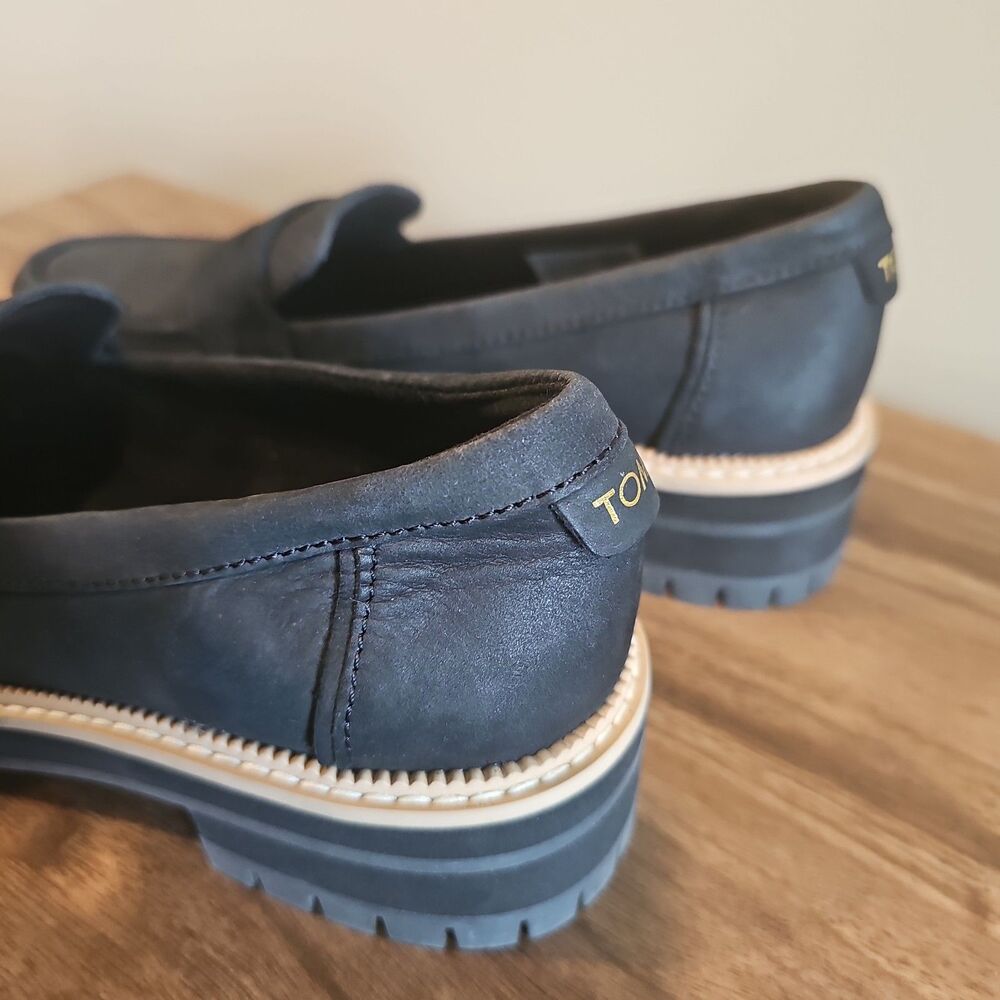 TOMS Wear Good Black Platform Leather Penny Loafers Womans Size 6.5 Like New - Picture 13 of 14